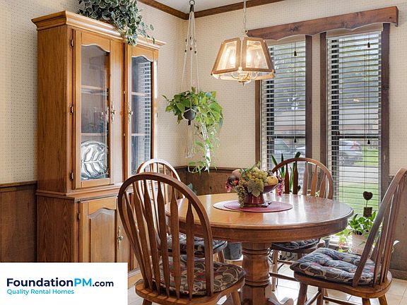 5th image of 4377 Springwind Rd