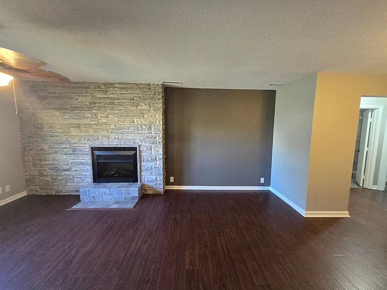 1049 Summerplace Ln — Photo 56