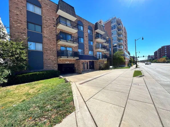 603 S River Rd APT 2K, Des Plaines, IL 60016