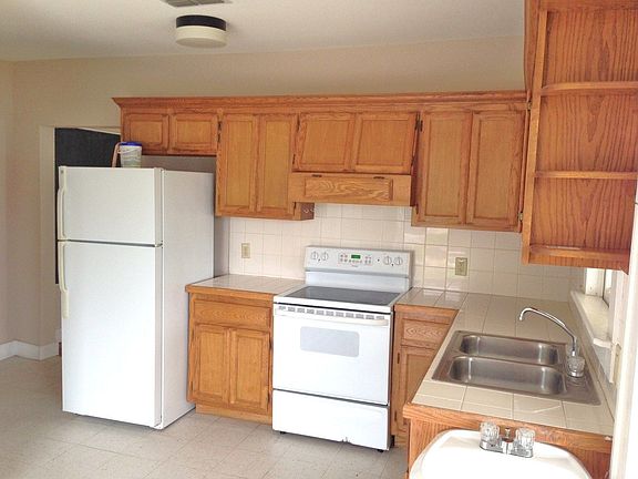 4th image of 621 E Jackson St