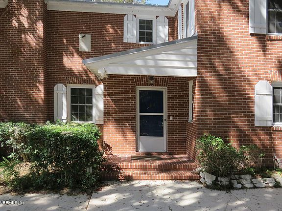 3rd image of 5907 Saxony Woods Ln