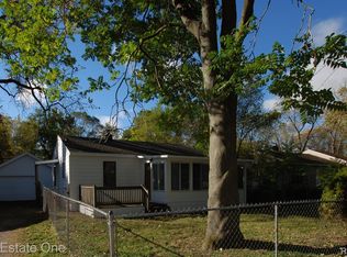 3266 Sayre Ct, Burton, MI 48519