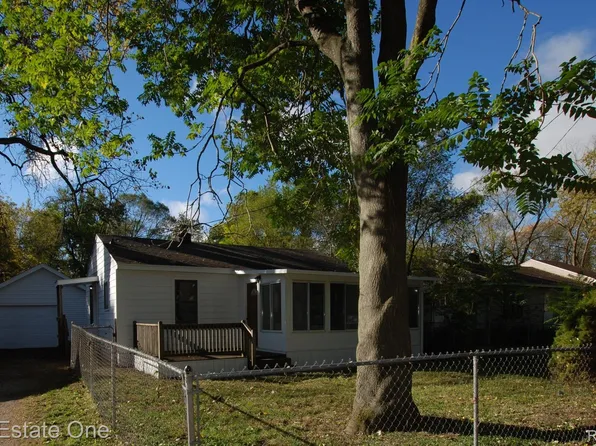 3266 Sayre Ct, Burton, MI 48519
