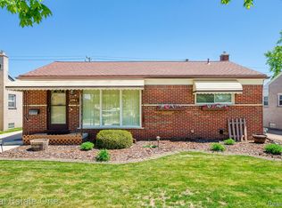 8744 Shari Dr, Westland, MI 48185