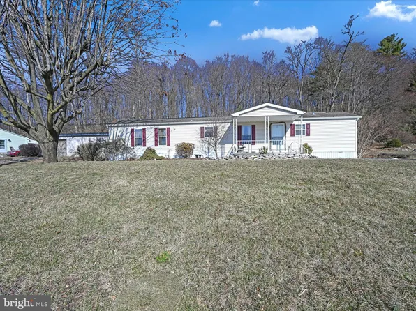 835 Deturksville Rd, Pine Grove, PA 17963