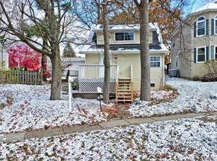 126 N North Shore Dr, Lake Orion, MI 48362