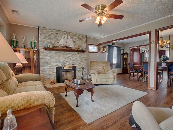 3rd image of 71 Almond Dr