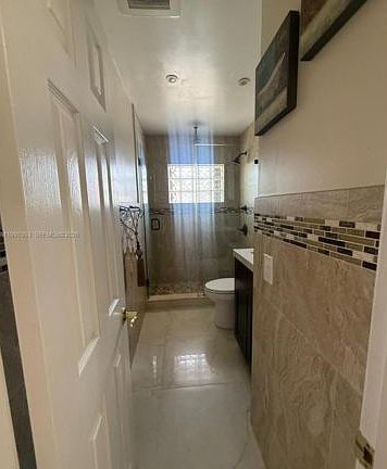 3rd image of 281 W 17th St