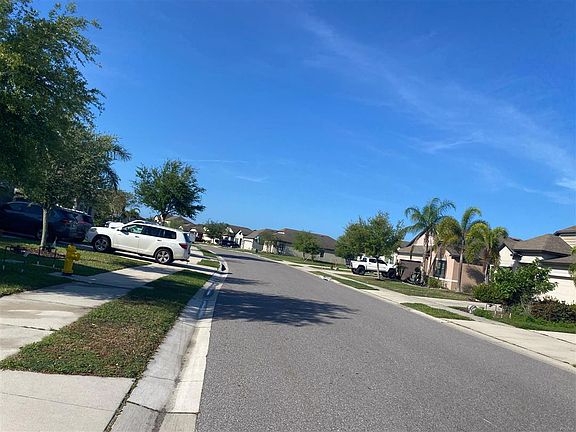 5th image of 3920 Willow Walk Dr