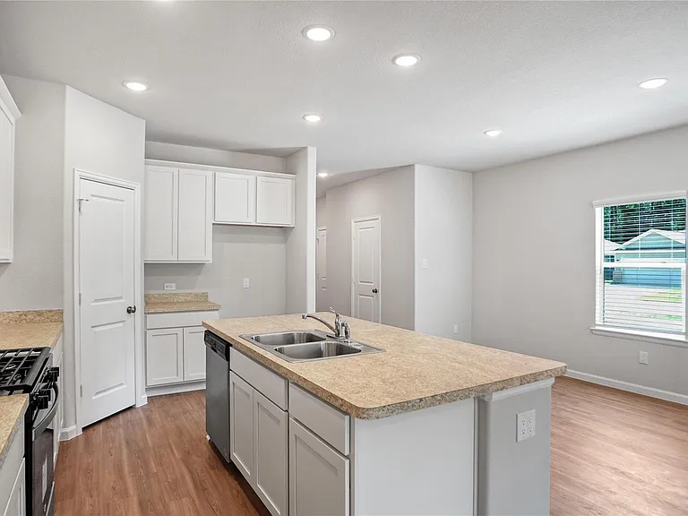 16505 Opportunity Way — Photo 8