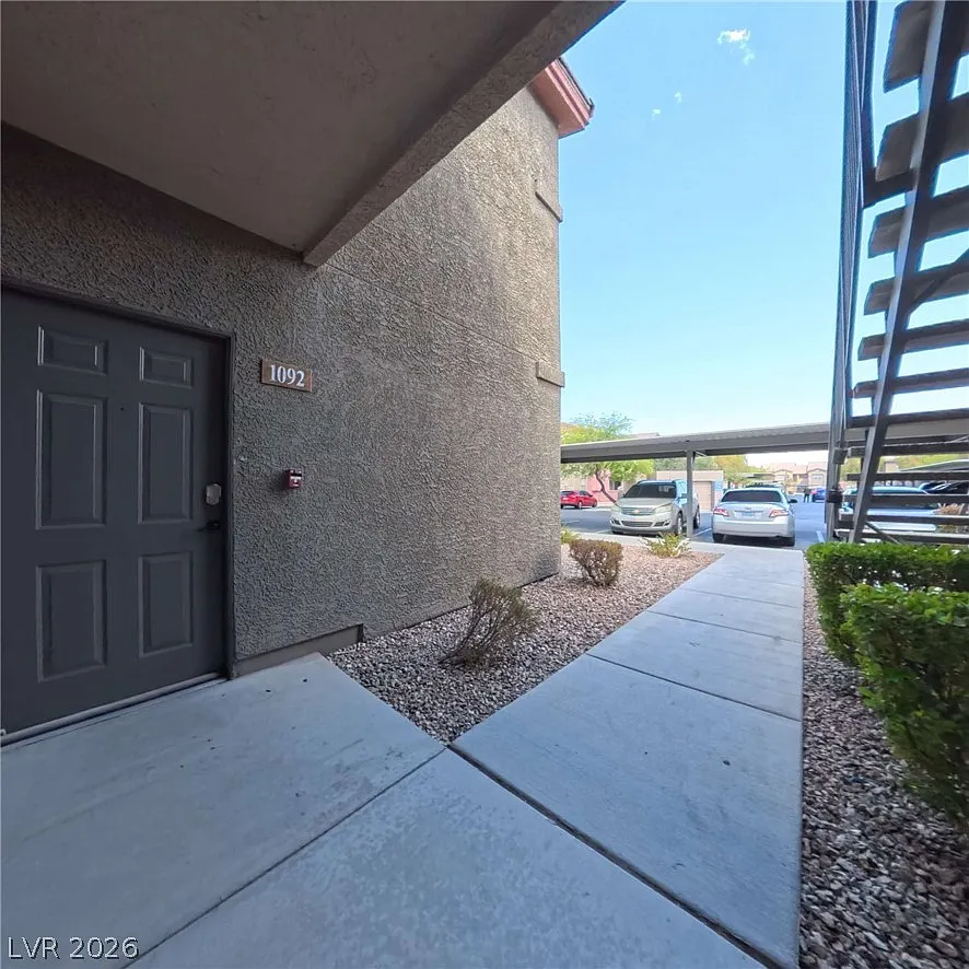 2 bed, 2.0 bath, 914 sqft, $1,484 — Photo 1