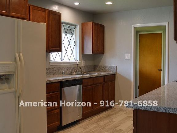 3rd image of 7614 Pratt Ave