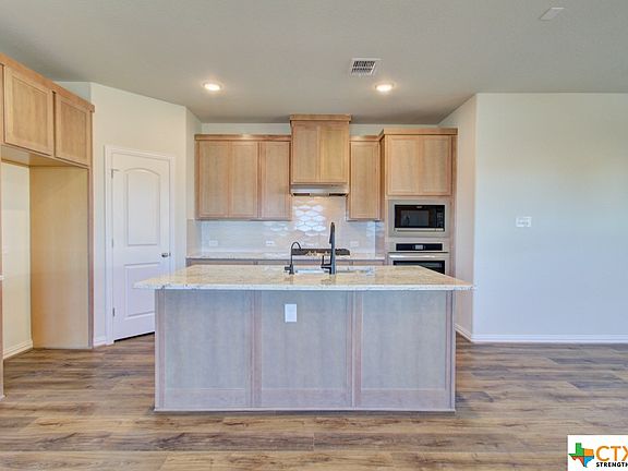3rd image of 1576 Seekat Dr