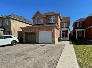 3274 Apricot St, Mississauga, ON L5N8B1