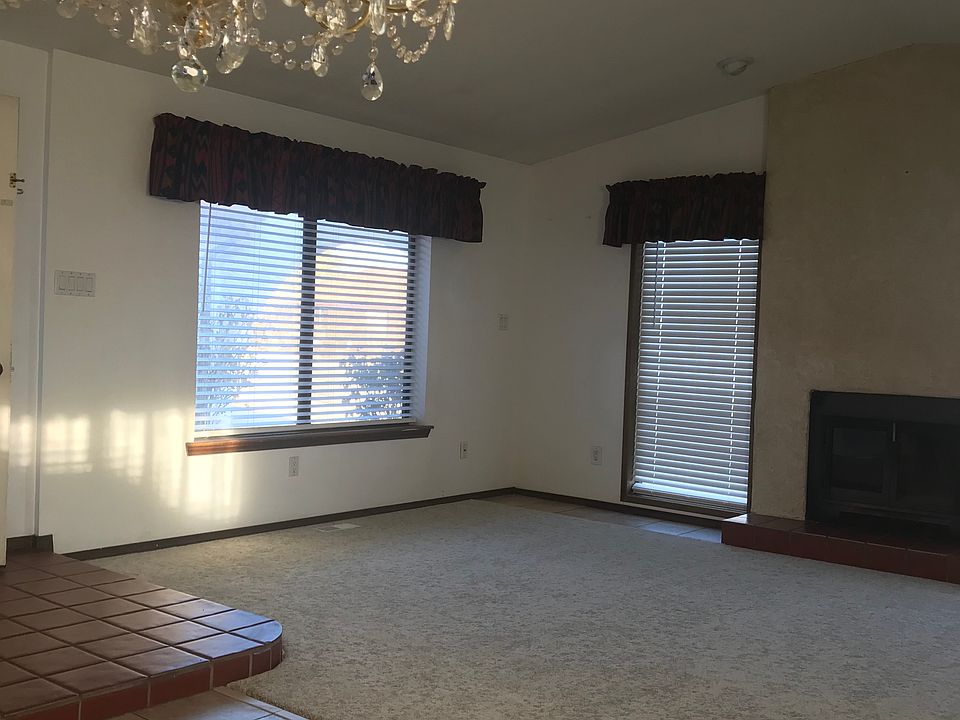 2nd image of 3301 N Mesa Verde Ave