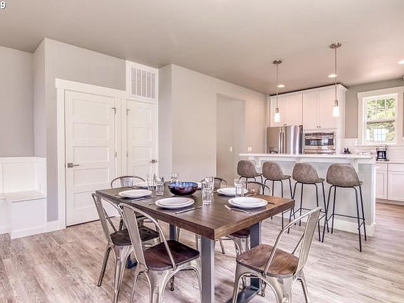 3rd image of 720 NE Lillian Ln Lot 5