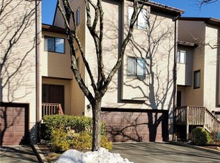 8 Kings Ct, Nanuet, NY 10954