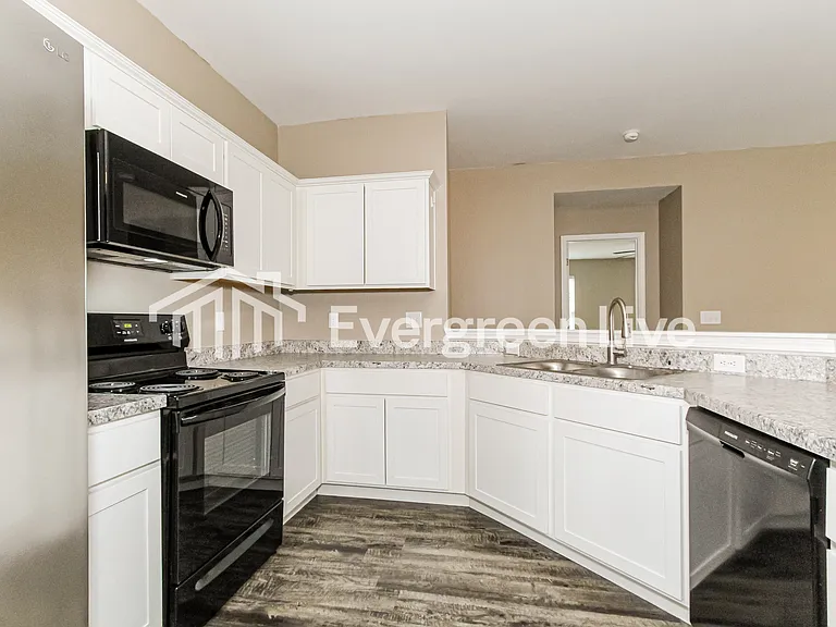 105 Cambridge Park Dr — Photo 5