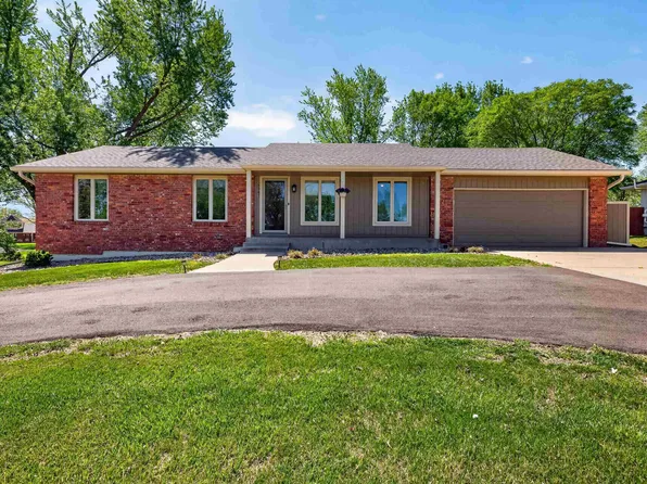 3347 SW Nottingham Rd, Topeka, KS 66614