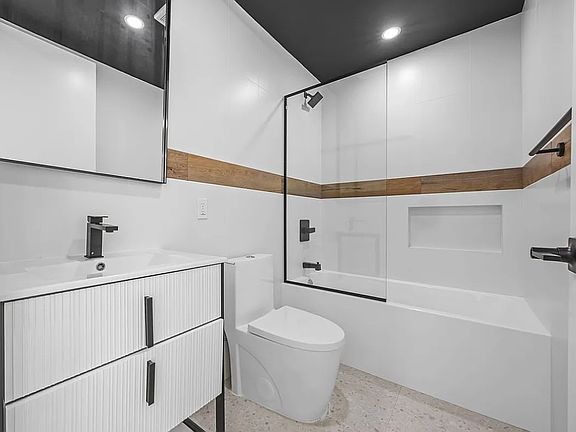 4th image of 175 Rochester Ave #1CR