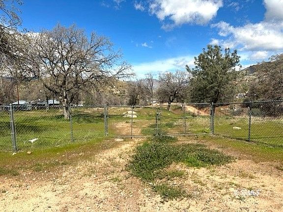 4th image of 1711 Bodfish Canyon Rd