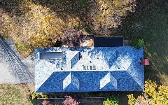 3rd image of 811 University Cir