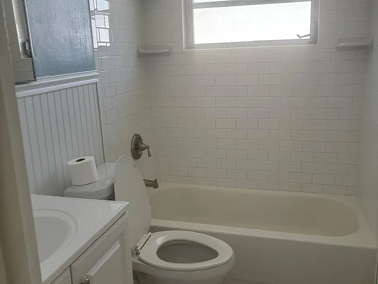 4853 Manor Dr — Photo 9