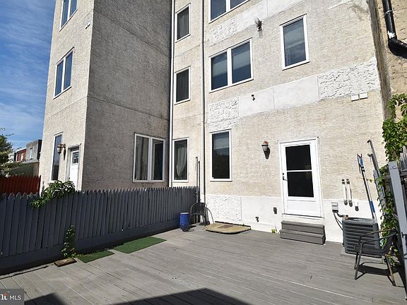 3rd image of 2649 Mercer St