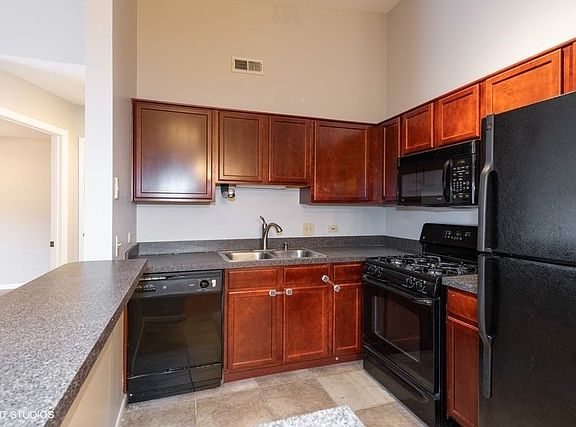 5th image of 1513 Raymond Dr APT 201