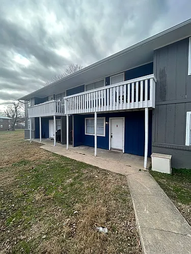 1602-1605 Juniper Cir Photo 1