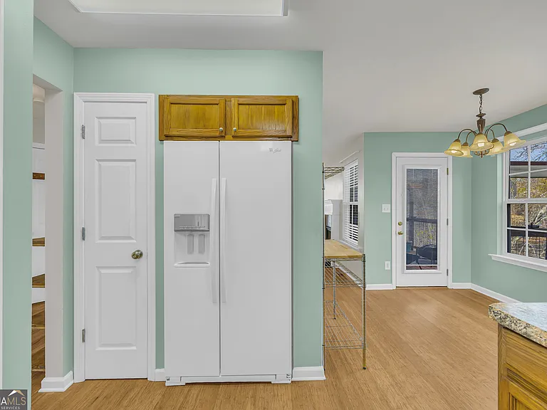 494 Bishop Ct — Photo 25
