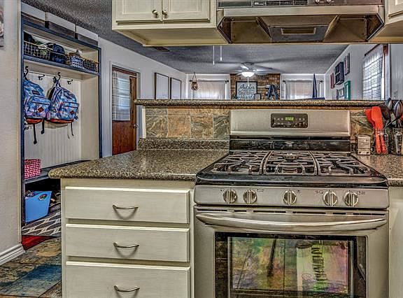 4th image of 429 Wallace Dr