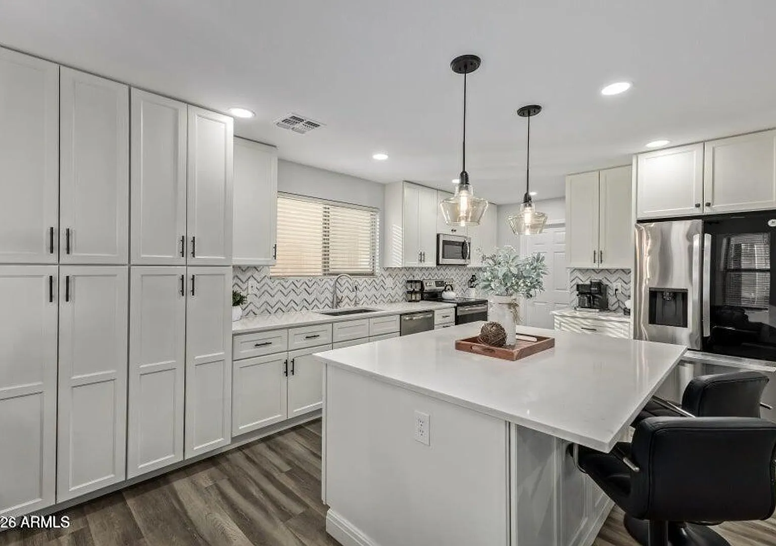 Beautifully remodeled 4 bedroom home! — Photo 1