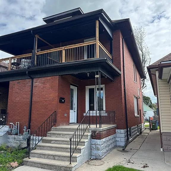 934 Gladstone Ave — Photo 1