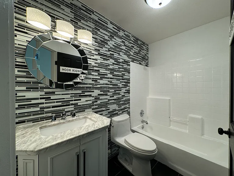 28 Deerwood — Photo 10