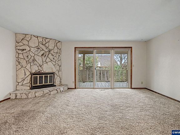 5th image of 2025 Banyan Ct NW