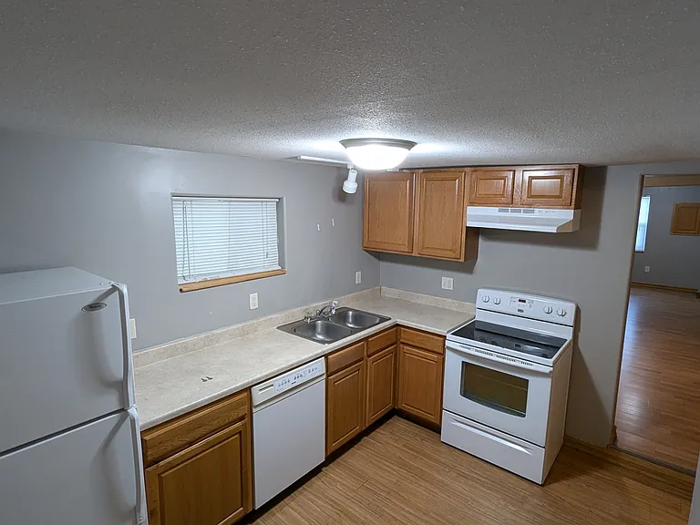 402 Central Ave SE #B — Photo 4