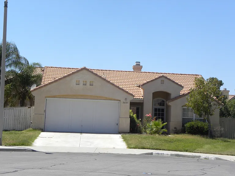 16135 Avenida De Loring — Photo 2