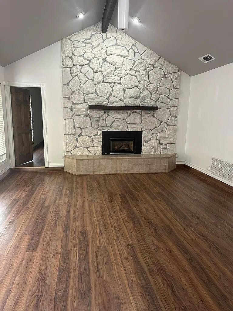3 bed, 2.0 bath, 1700 sqft, $2,500 — Photo 4