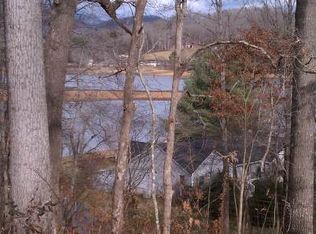 Chatuge Cir, Hiawassee, GA 30546