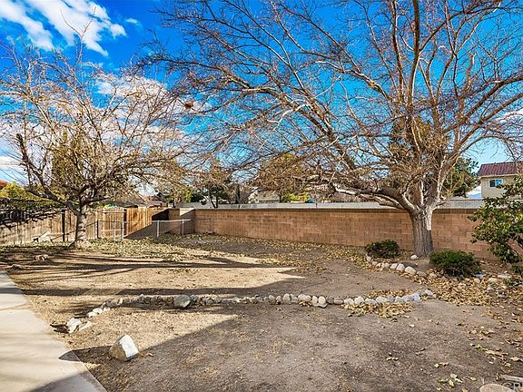 5th image of 5024 Pacifica Ave