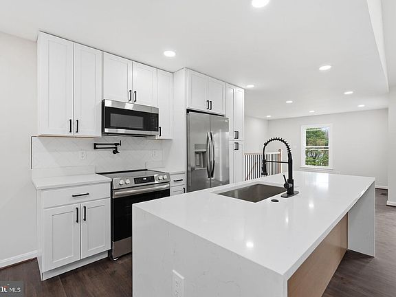 2nd image of 6233 Ridge Ln