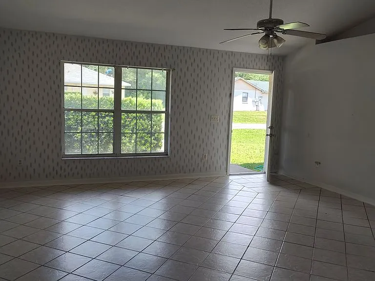 4540 SW 36th Ln — Photo 5
