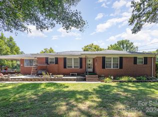 108 Pinkney Rd, Dallas, NC 28034
