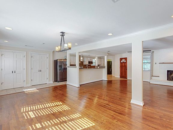 5th image of 3425 Shady Hollow Ln