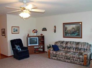 2404 Carstensen Dr, Waverly, IA 50677