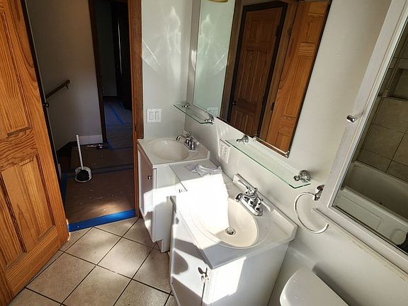 5th image of 7202 146th St W