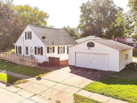 4th image of 341 Hackworth St