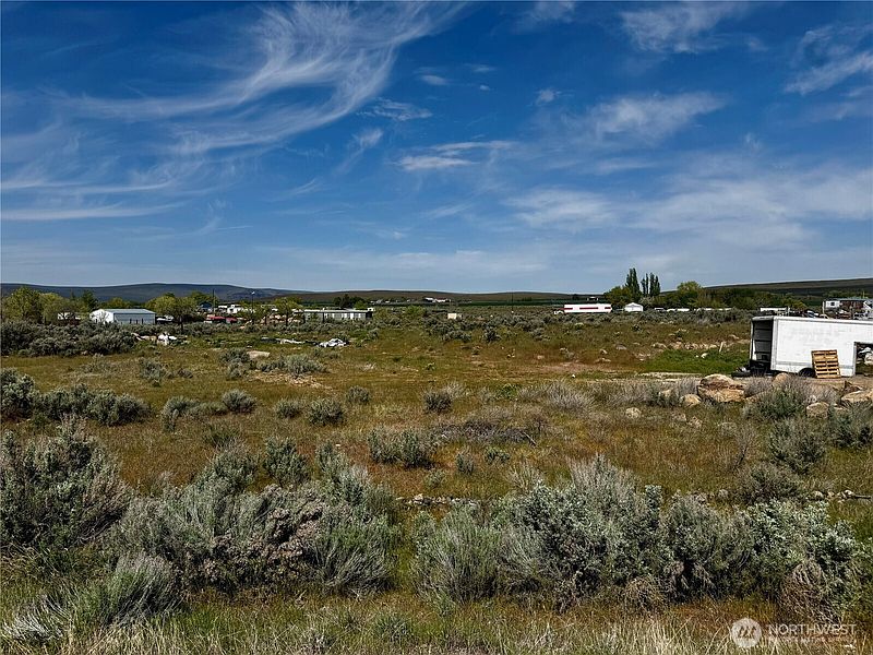 4th image of 1404 E Hwy 28