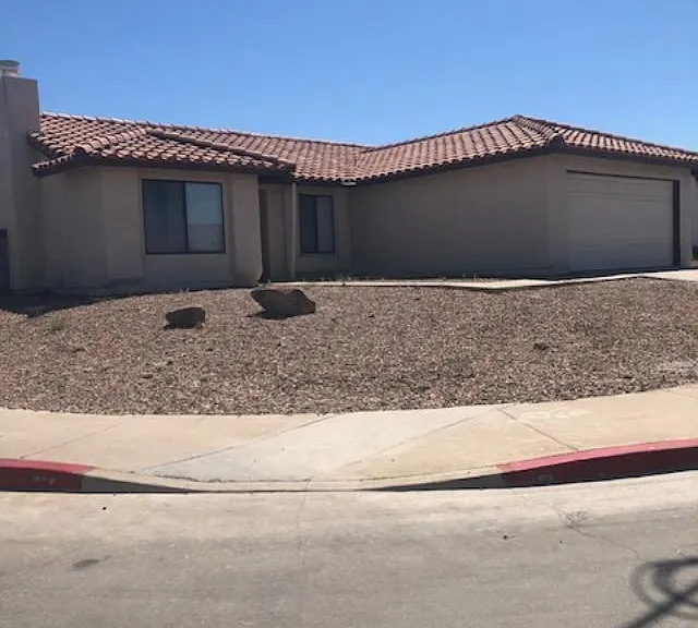 398 Dooley Dr — Photo 1